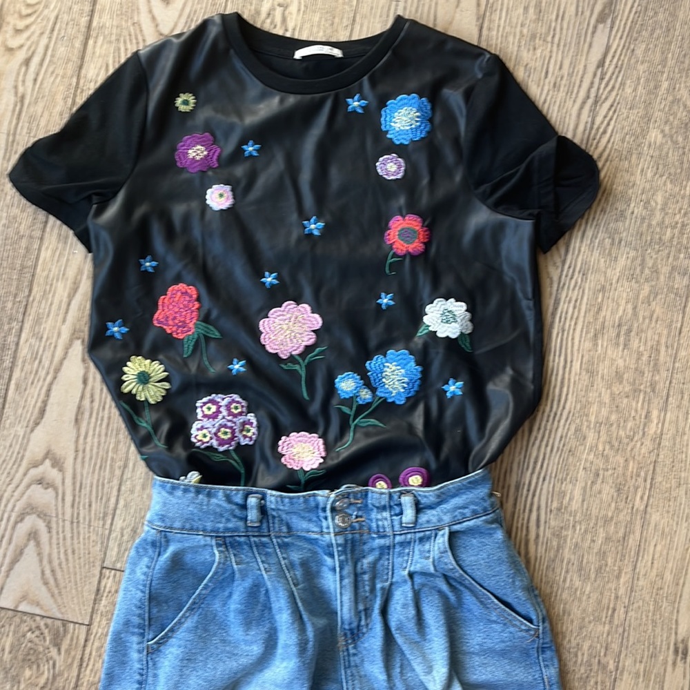 Zara Black Floral Embroidered Short Sleeve Tee